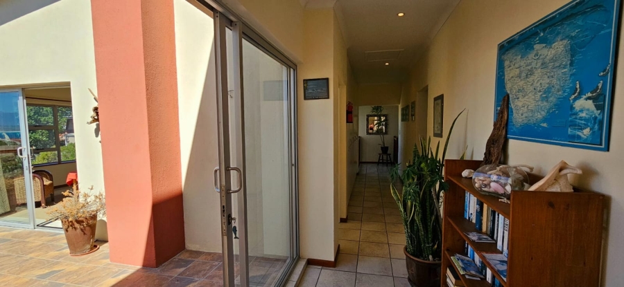 6 Bedroom Property for Sale in De Kelders Western Cape